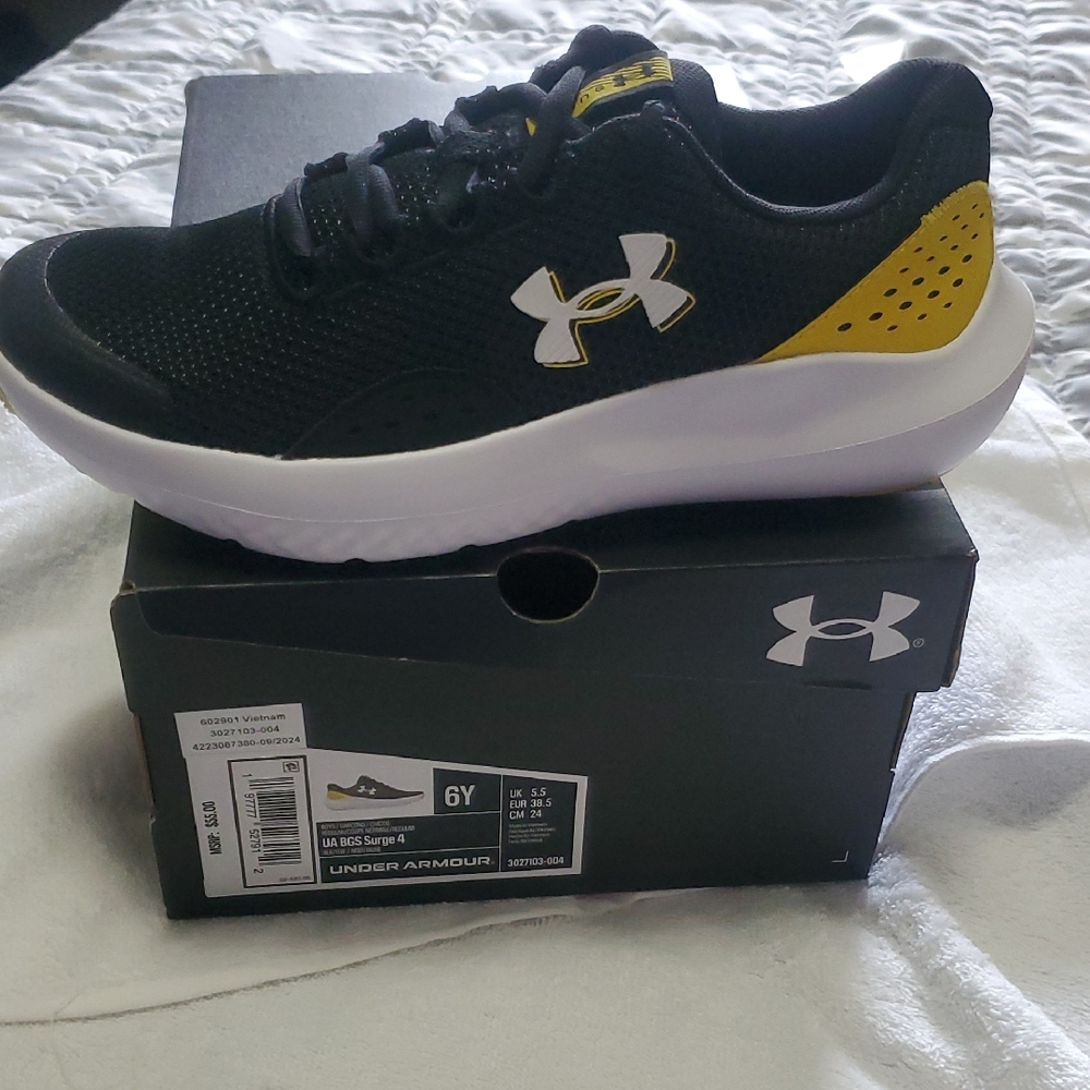 Under Armour Kids Black and Yellow Sneakers